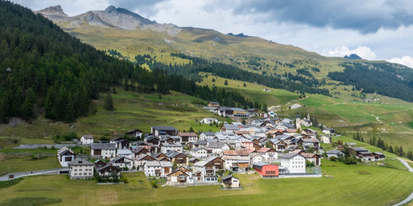 Blick auf Tschlin